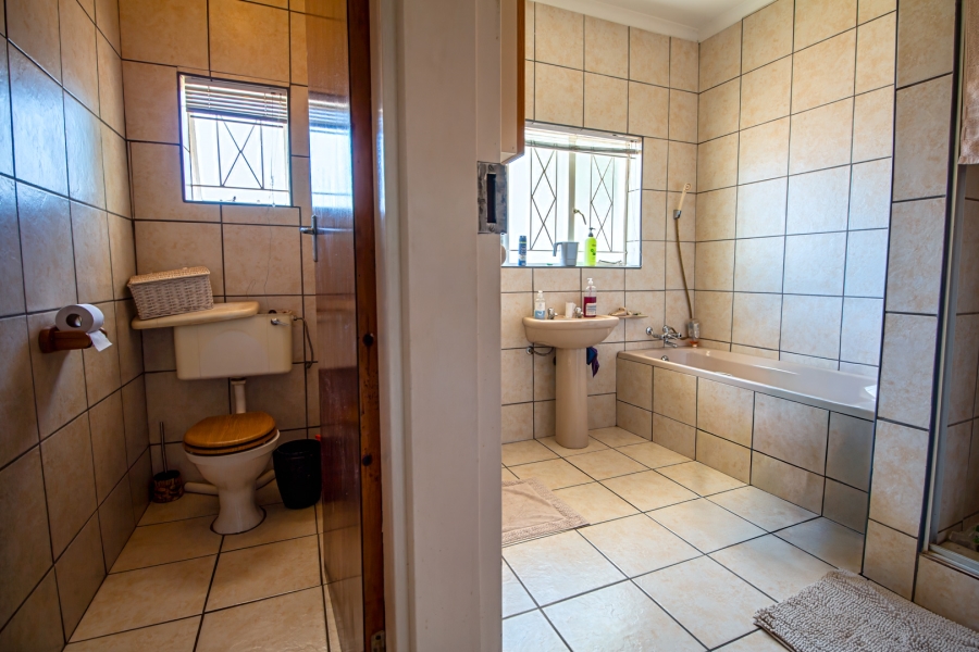 4 Bedroom Property for Sale in Upington Rural Northern Cape